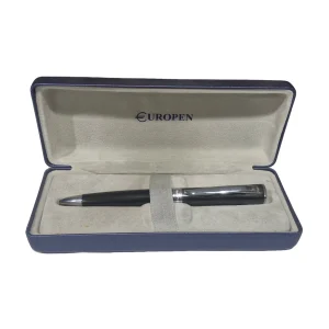 خودکار یوروپن مدل tram درون یک پک کادویی یا جا خودکاری که به صورت عمودی باز و بسته میشود